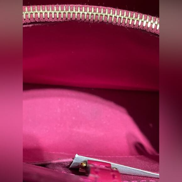 Louis Vuitton Montaigne Red and Pink Vernis Cross body or Shoulder Bag - Picture 6 of 9